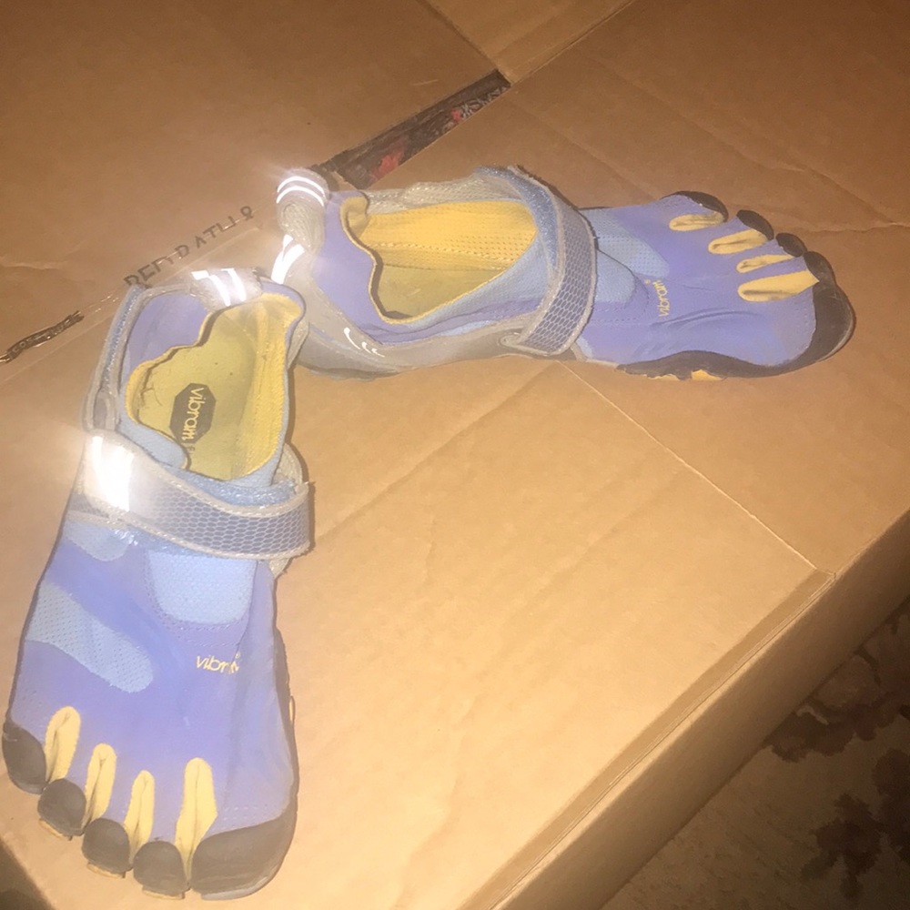 Vibram toe shoes